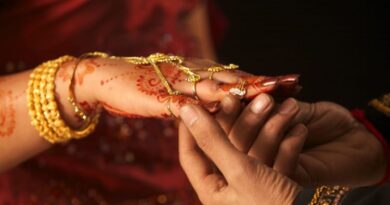 আসুন জেনে নিই, নিজের সম্পর্কে ঠিক কোন কোন কথা স্ত্রীর কাছে বলা উচিত নয়